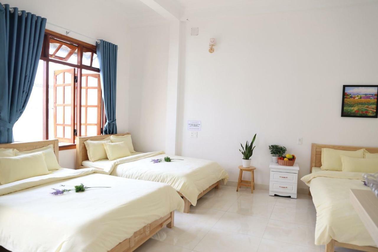 Strawberry Hotel Dalat Luaran gambar